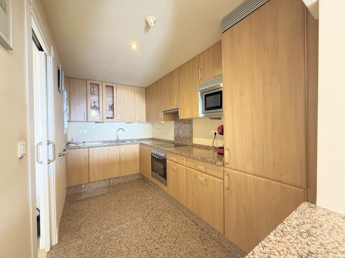 2 Bed Apartment for sale in Estepona Costa Del Sol, Málaga, Spain