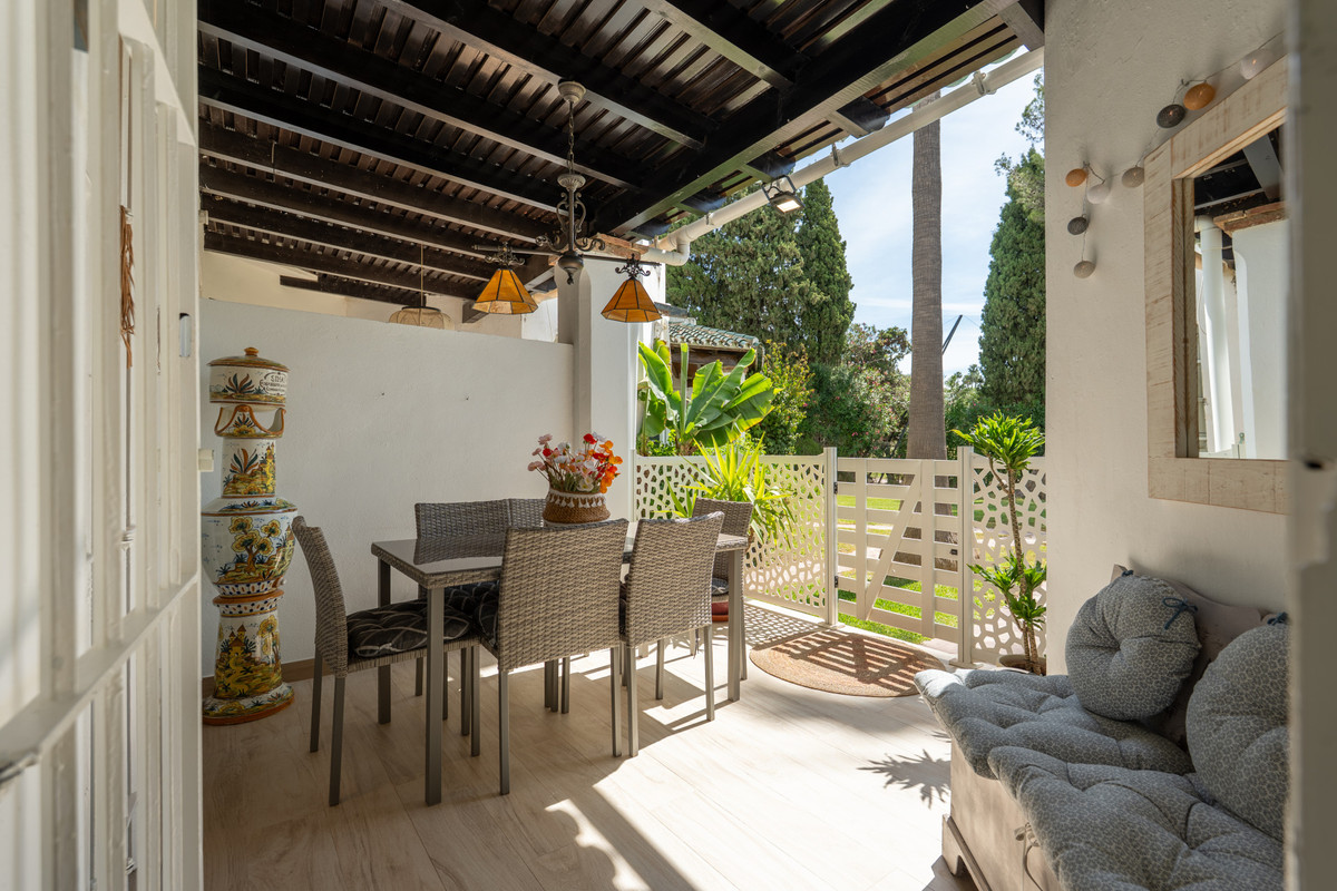 4 Bed Townhouse for sale in Nueva Andalucía Costa Del Sol, Málaga, Spain