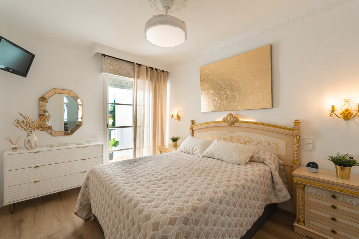 4 Bed Townhouse for sale in Nueva Andalucía Costa Del Sol, Málaga, Spain