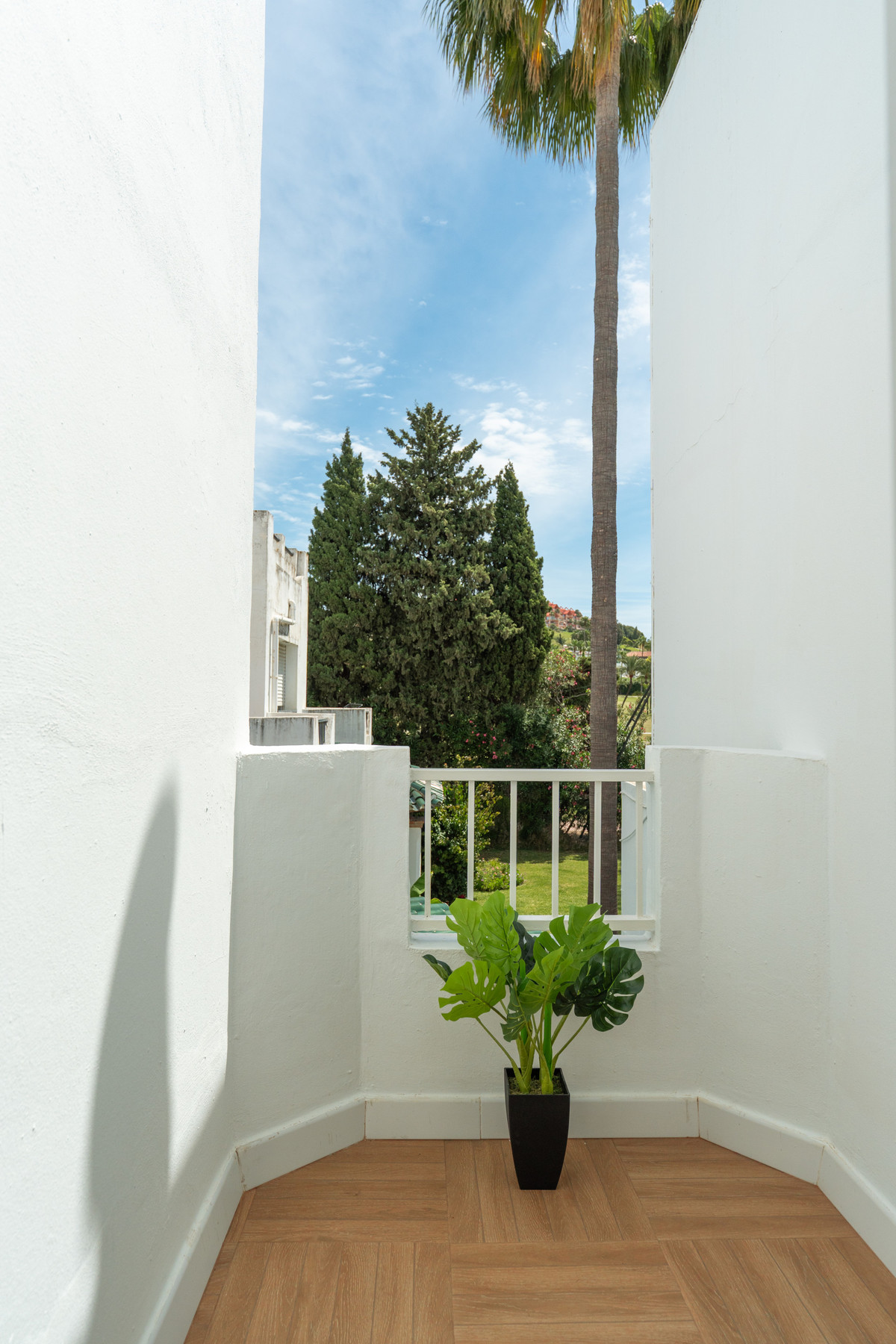 4 Bed Townhouse for sale in Nueva Andalucía Costa Del Sol, Málaga, Spain