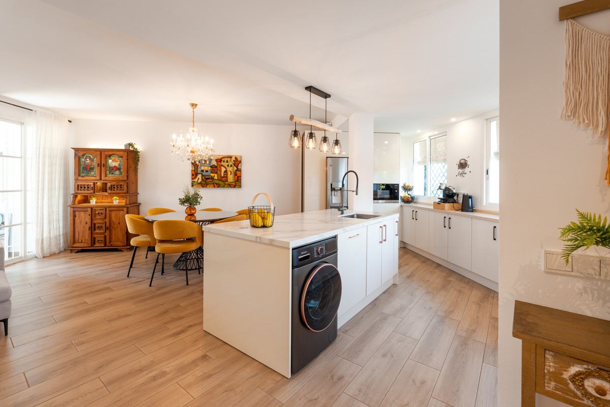 4 Bed Townhouse for sale in Nueva Andalucía Costa Del Sol, Málaga, Spain