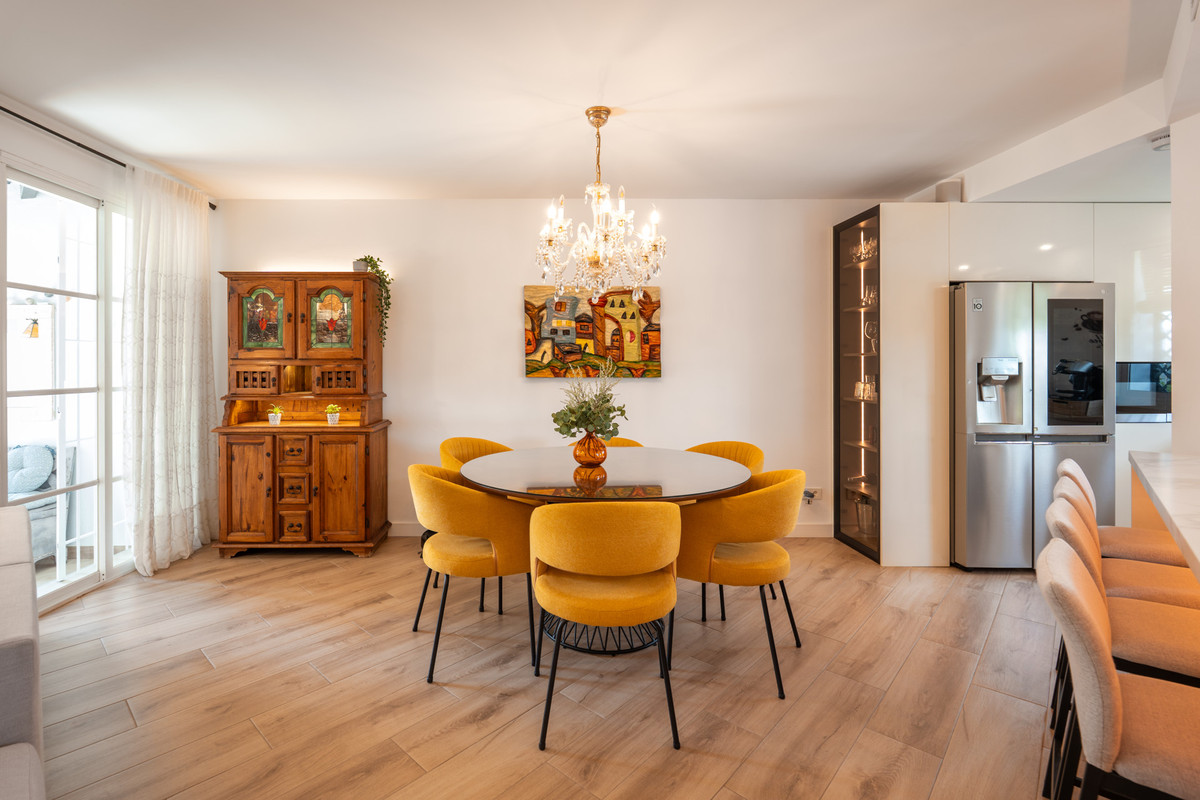 4 Bed Townhouse for sale in Nueva Andalucía Costa Del Sol, Málaga, Spain