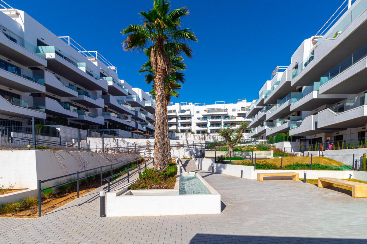 Se vende Apartamento Planta Baja de 2 dormitorios en Costa Blanca, Alicante, España
