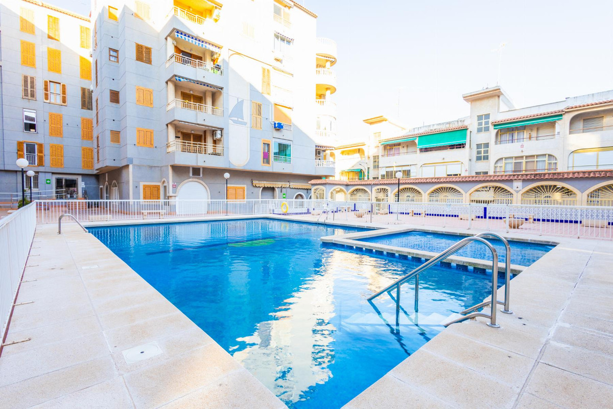 Se vende Ático de 2 dormitorios en Costa Blanca, Alicante, España