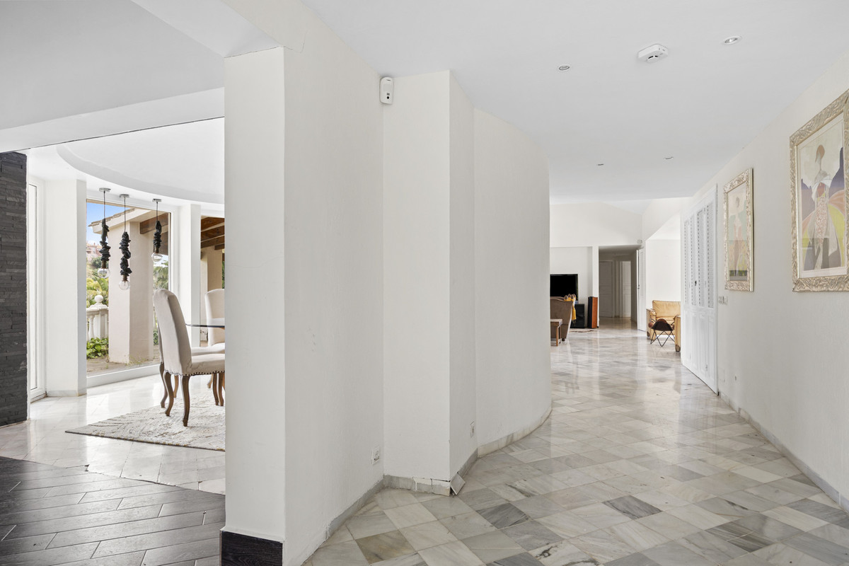 3 Bed Townhouse for sale in Benahavís Costa Del Sol, Málaga, Spain