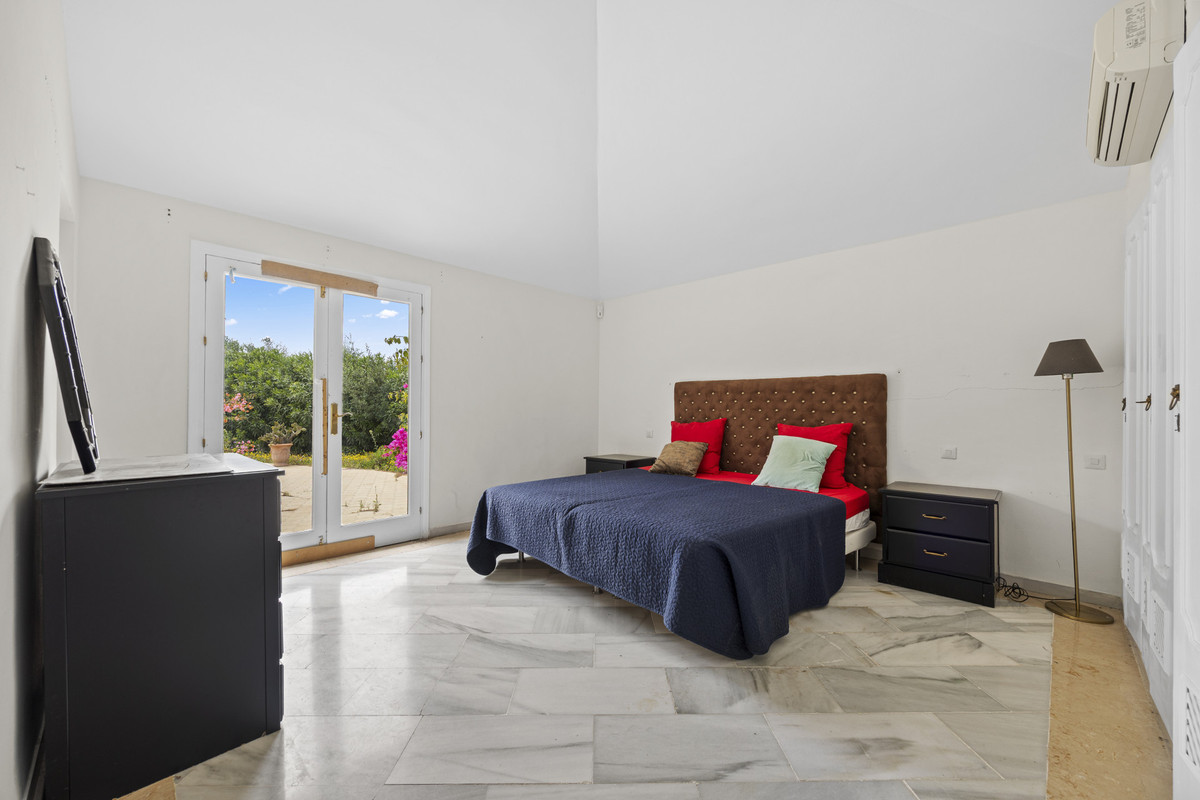3 Bed Townhouse for sale in Benahavís Costa Del Sol, Málaga, Spain