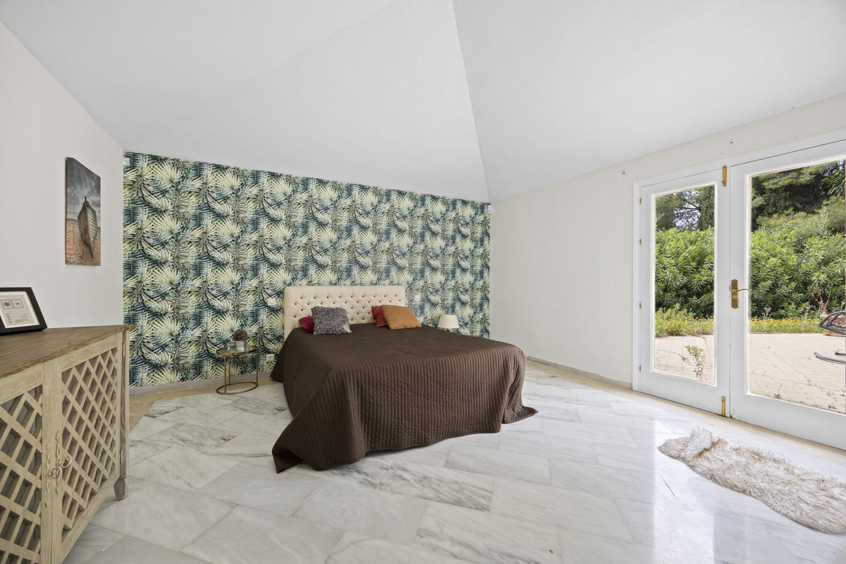 3 Bed Townhouse for sale in Benahavís Costa Del Sol, Málaga, Spain