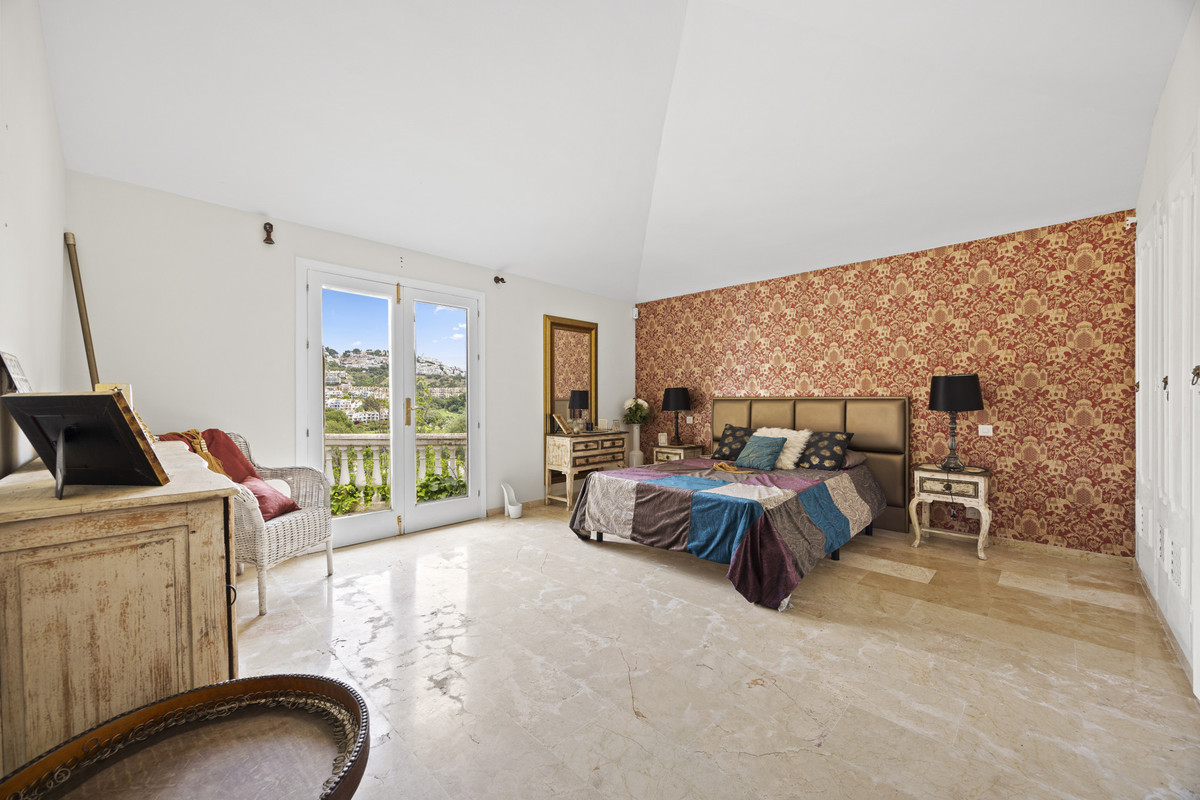 3 Bed Townhouse for sale in Benahavís Costa Del Sol, Málaga, Spain