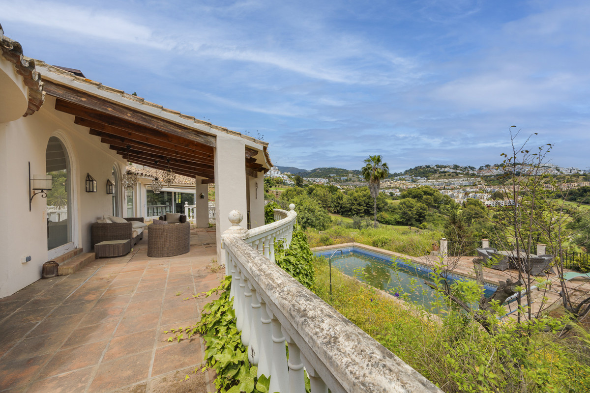3 Bed Townhouse for sale in Benahavís Costa Del Sol, Málaga, Spain