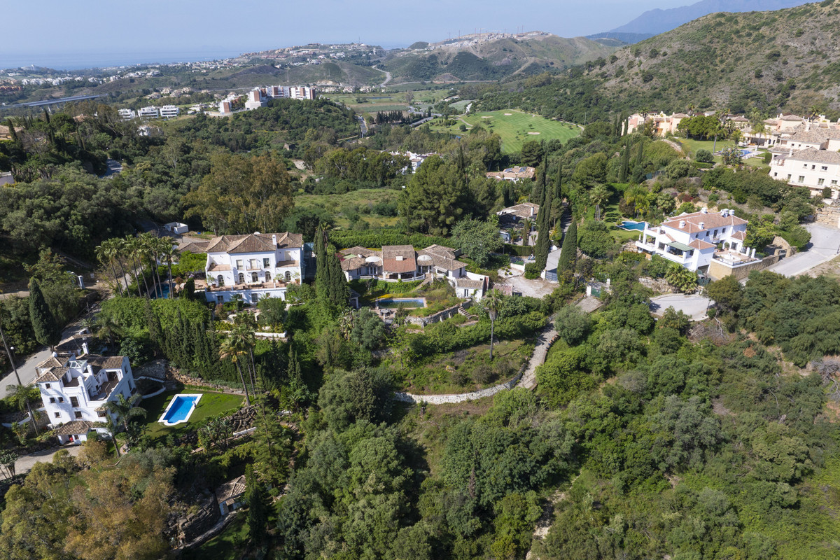 3 Bed Townhouse for sale in Benahavís Costa Del Sol, Málaga, Spain