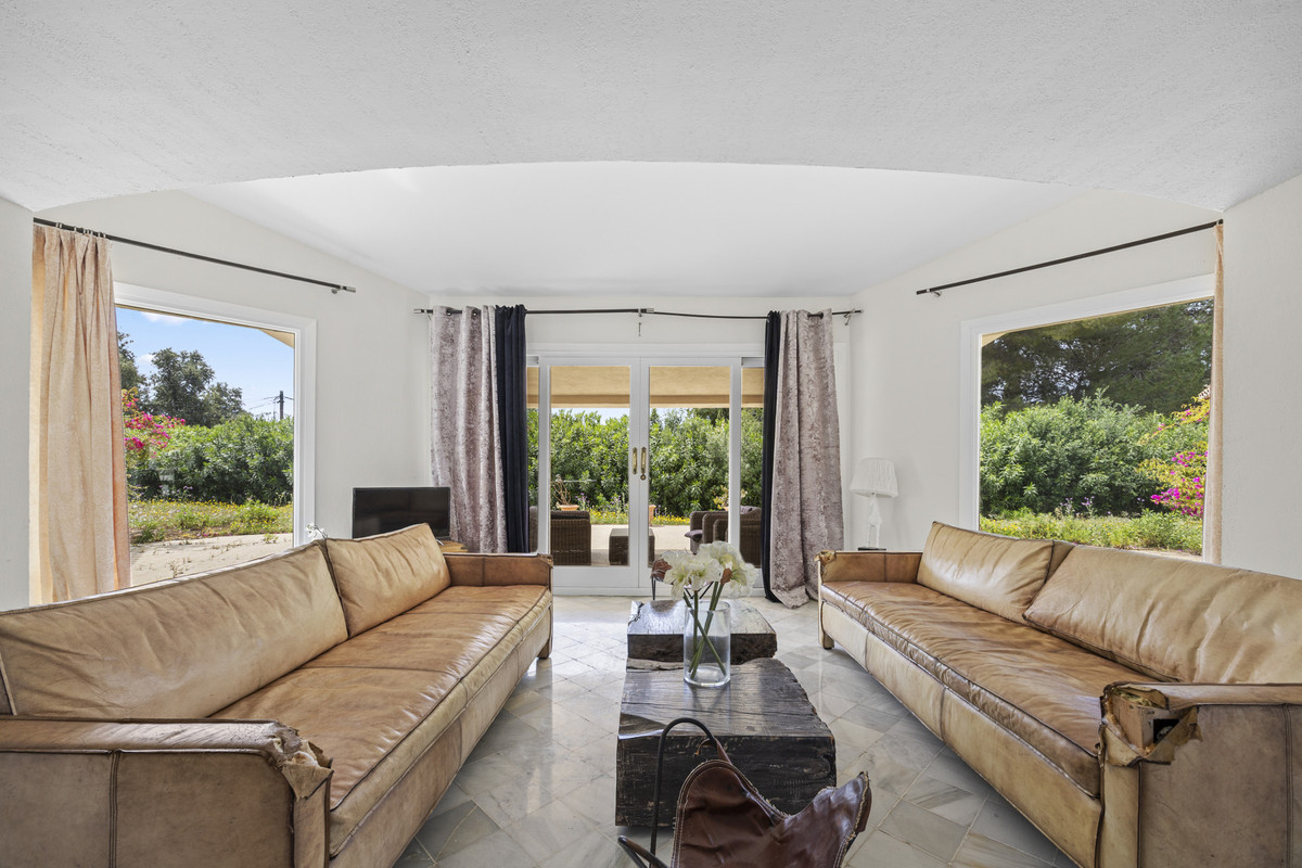 3 Bed Townhouse for sale in Benahavís Costa Del Sol, Málaga, Spain