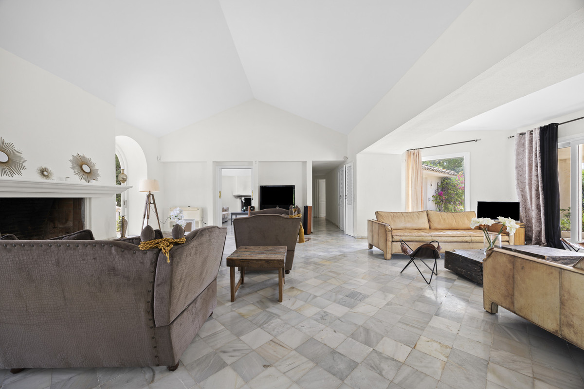 3 Bed Townhouse for sale in Benahavís Costa Del Sol, Málaga, Spain