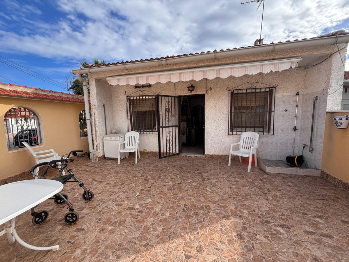 Se vende Villa - Chalet de 2 dormitorios en Costa Blanca, Alicante, España