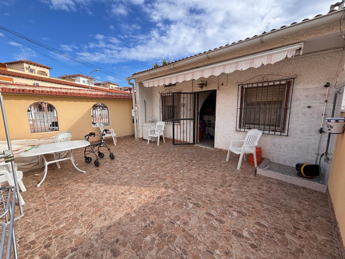 Se vende Villa - Chalet de 2 dormitorios en Costa Blanca, Alicante, España