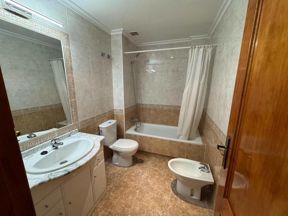 Se vende Apartamento Planta Media de 2 dormitorios en Costa Blanca, Alicante, España