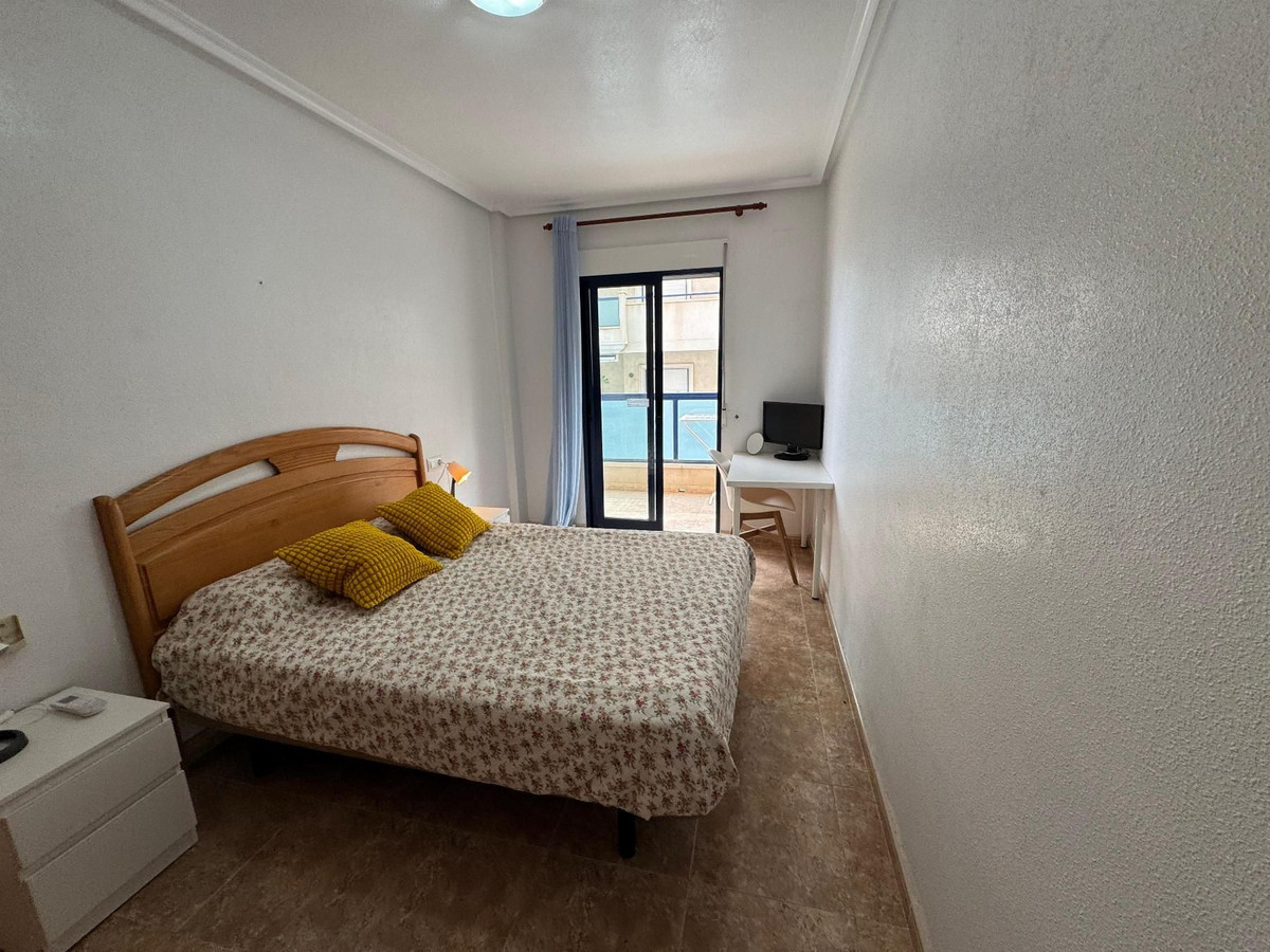 Se vende Apartamento Planta Media de 2 dormitorios en Costa Blanca, Alicante, España