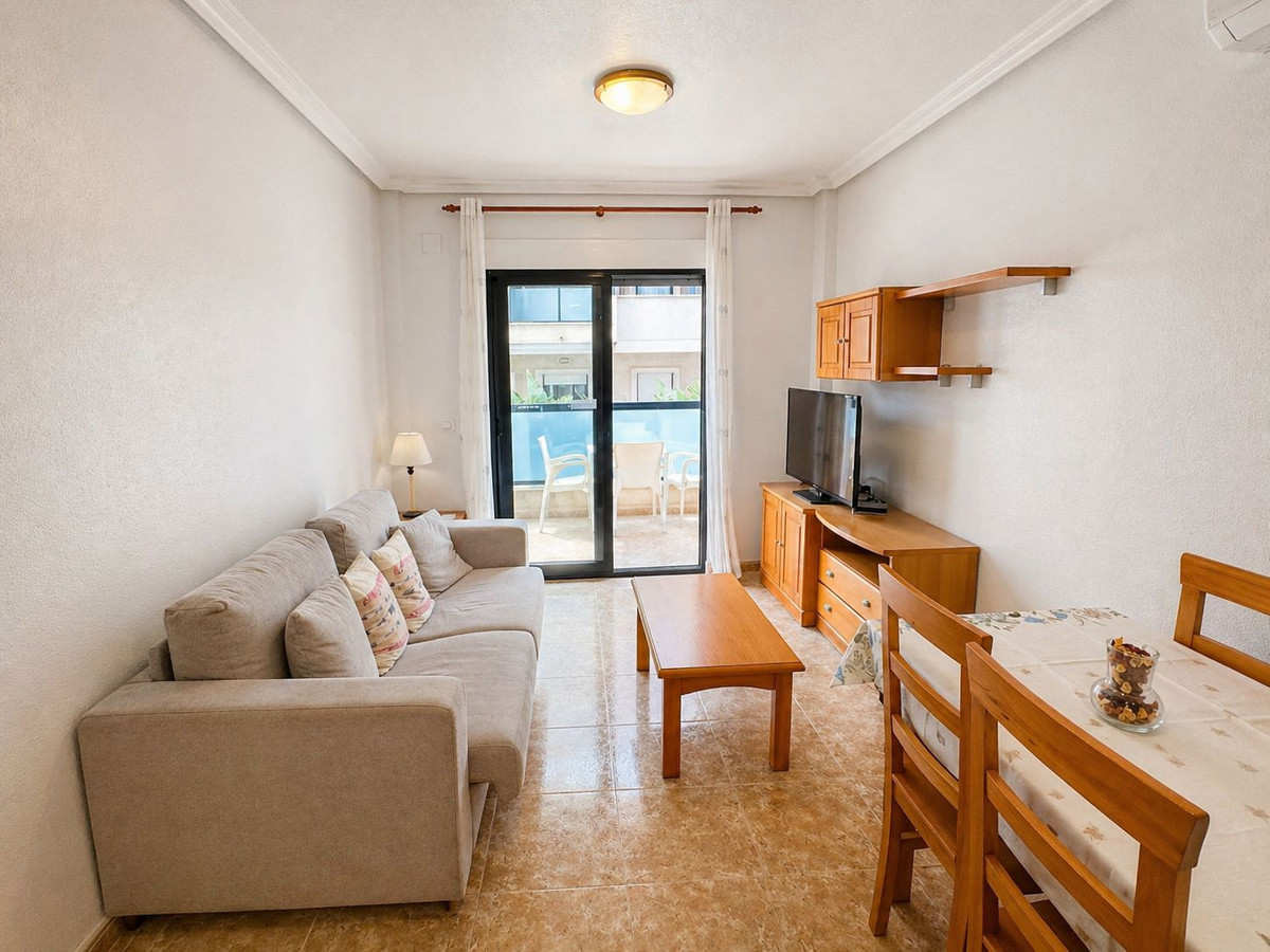 Se vende Apartamento Planta Media de 2 dormitorios en Costa Blanca, Alicante, España