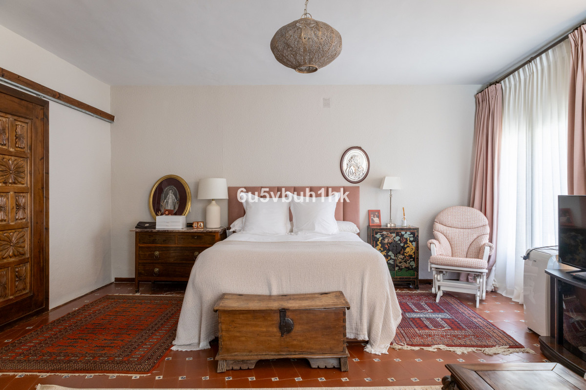 5 Bed Townhouse for sale in Marbella Costa Del Sol, Málaga, Spain