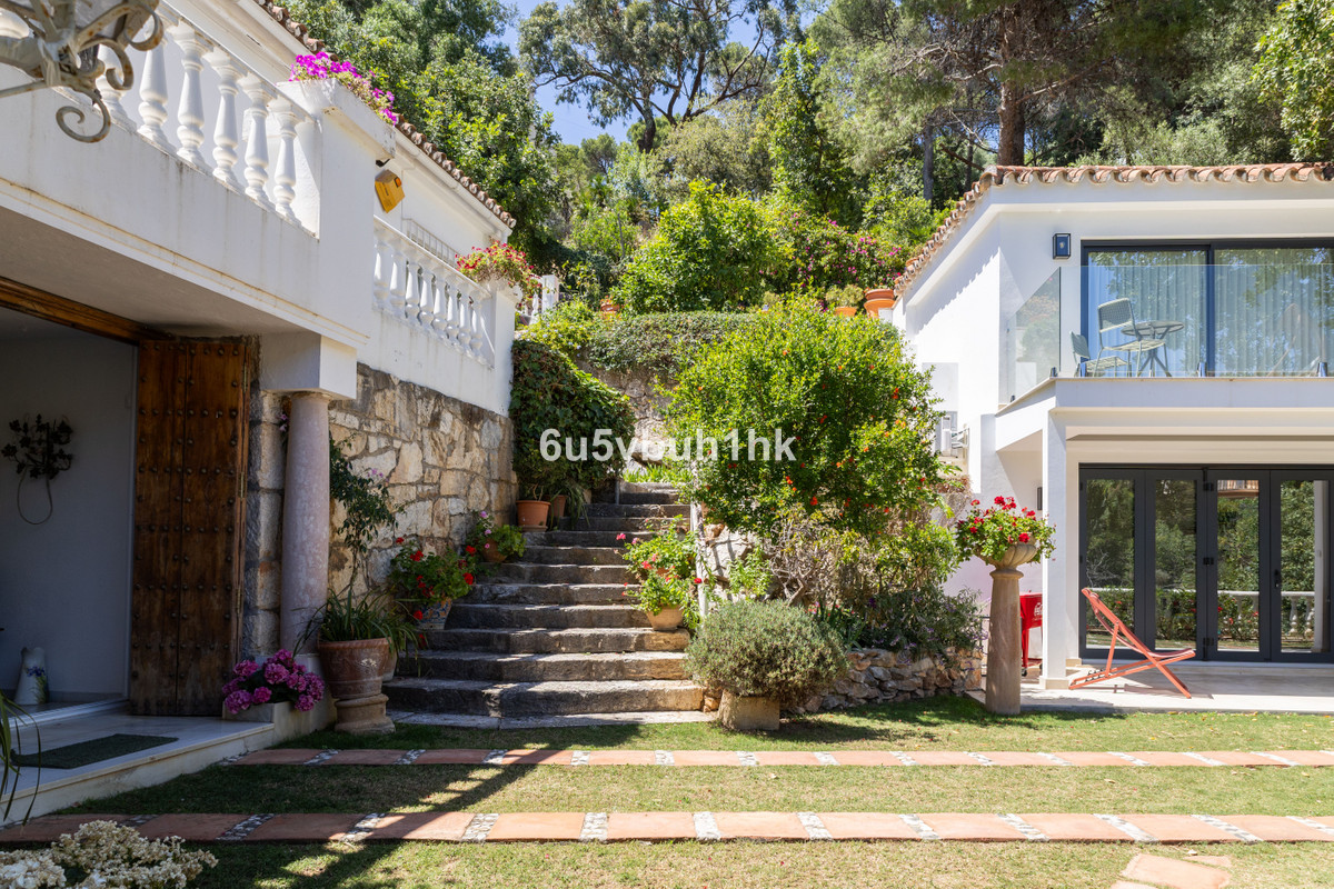 5 Bed Townhouse for sale in Marbella Costa Del Sol, Málaga, Spain
