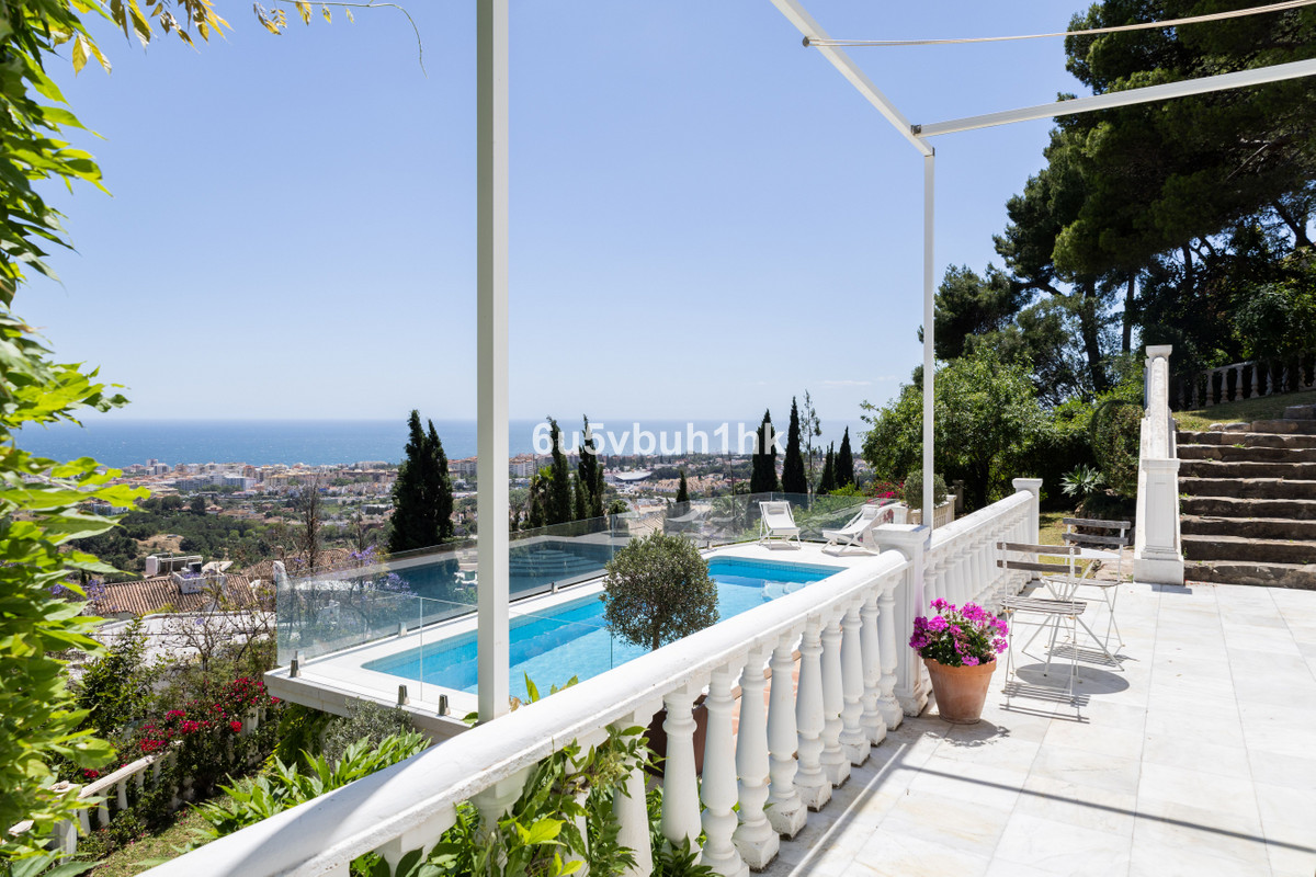 5 Bed Townhouse for sale in Marbella Costa Del Sol, Málaga, Spain
