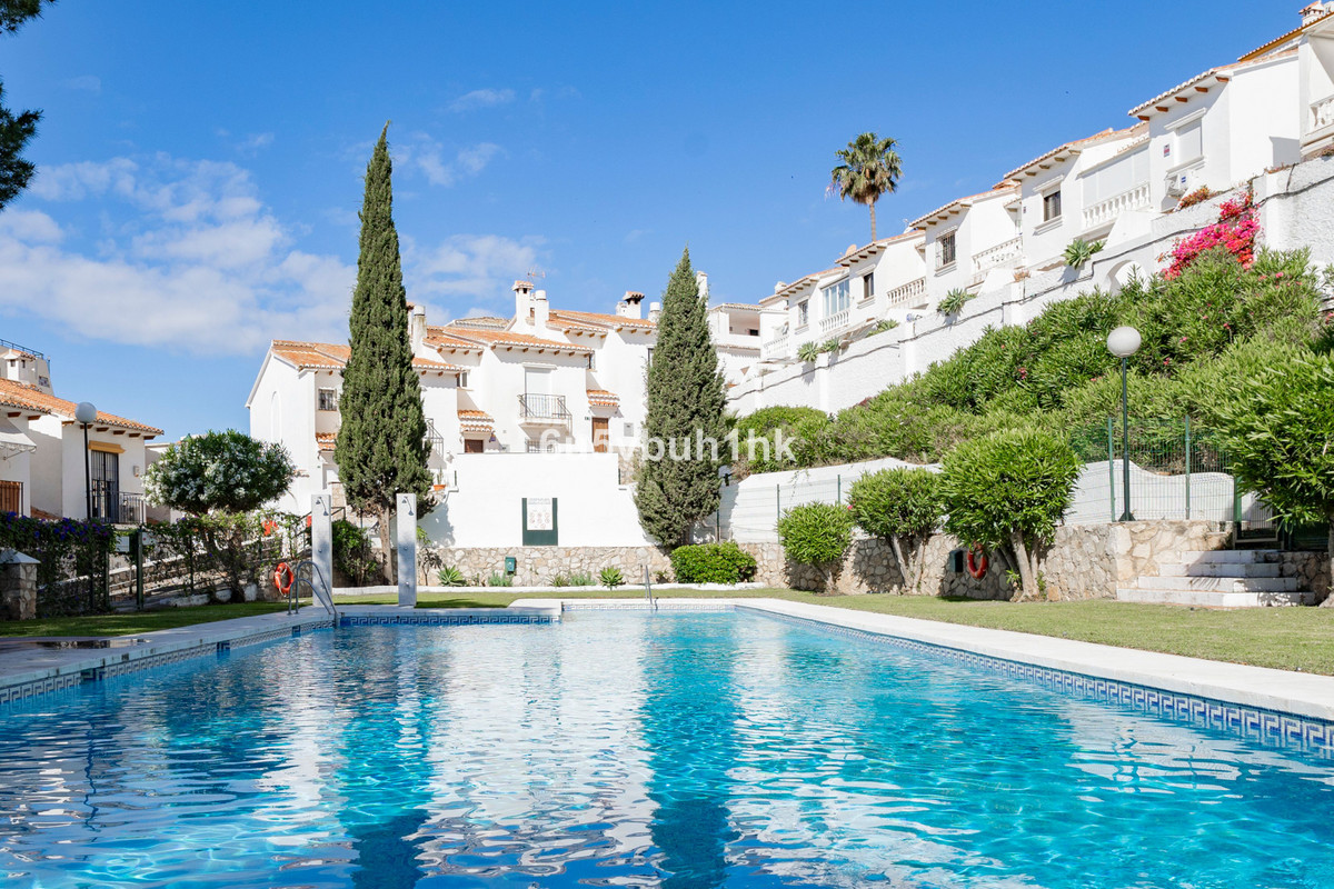 2 Bed Townhouse for sale in Benalmadena Costa Costa Del Sol, Málaga, Spain