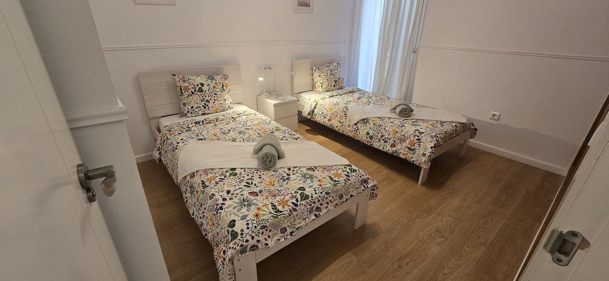 Se vende Apartamento Planta Media de 2 dormitorios en Costa Del Sol, Málaga, España