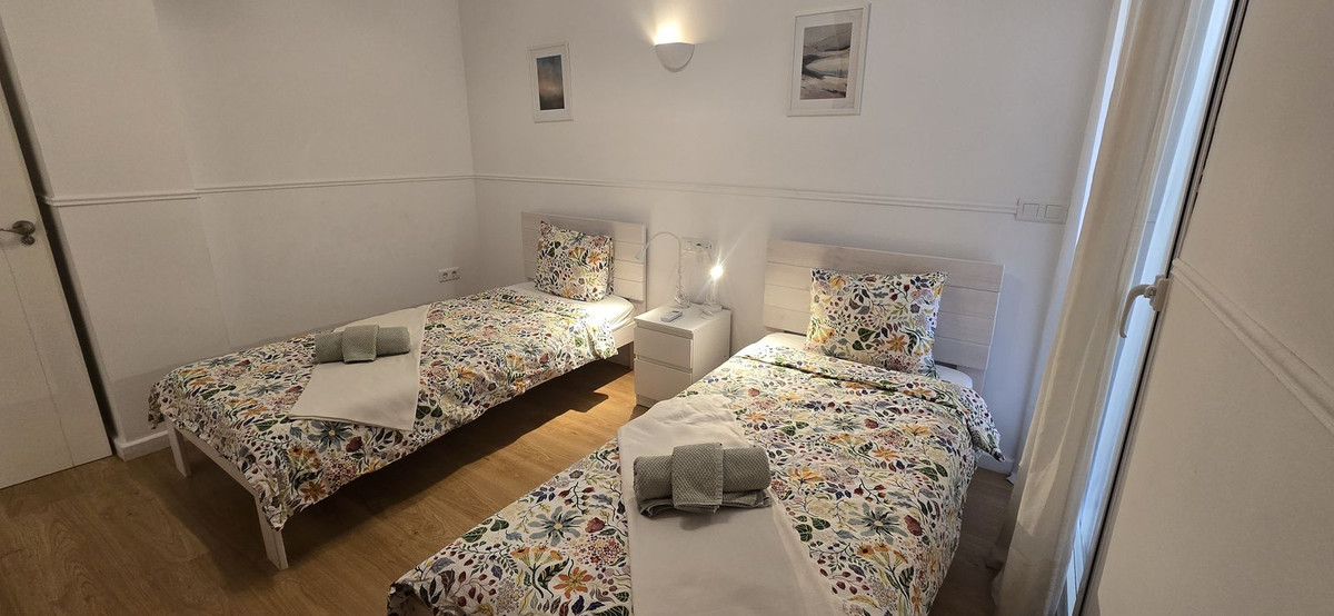 Se vende Apartamento Planta Media de 2 dormitorios en Costa Del Sol, Málaga, España