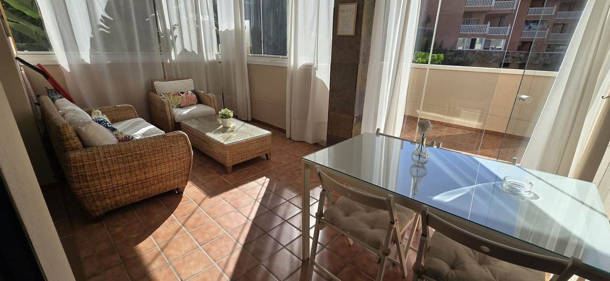 Se vende Apartamento Planta Media de 2 dormitorios en Costa Del Sol, Málaga, España