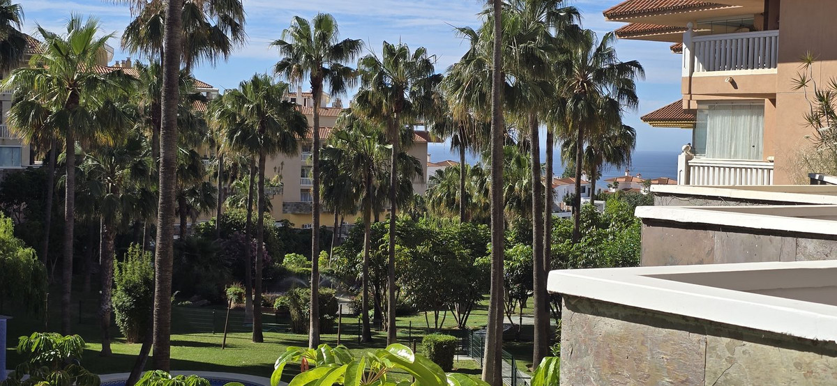 Se vende Apartamento Planta Media de 2 dormitorios en Costa Del Sol, Málaga, España