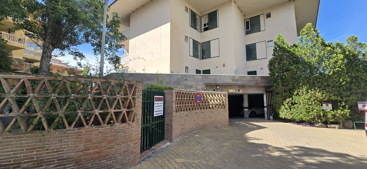 Se vende Apartamento Planta Media de 2 dormitorios en Costa Del Sol, Málaga, España
