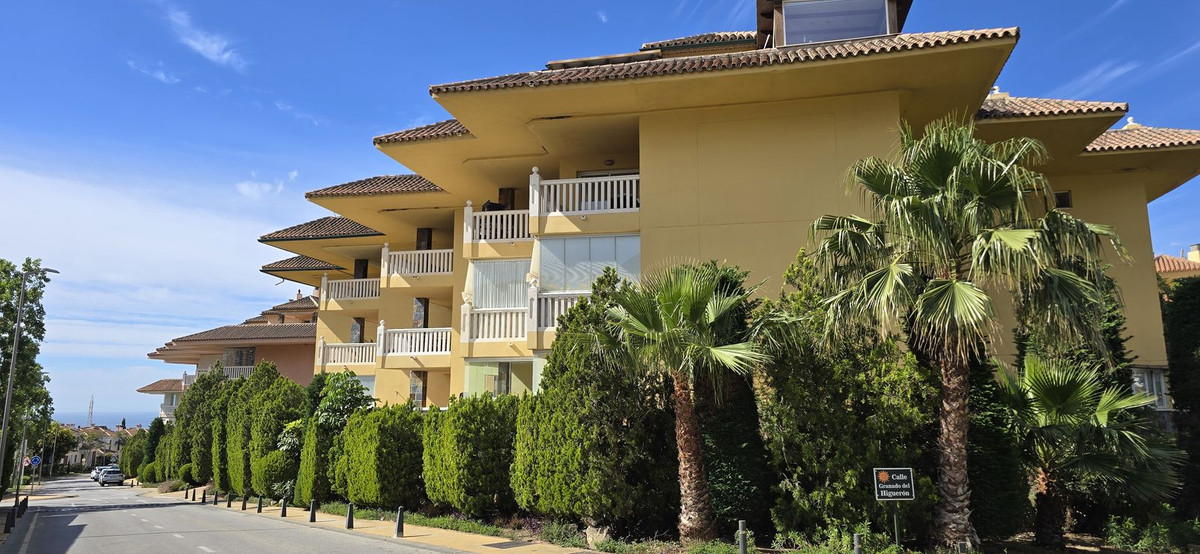 Se vende Apartamento Planta Media de 2 dormitorios en Costa Del Sol, Málaga, España