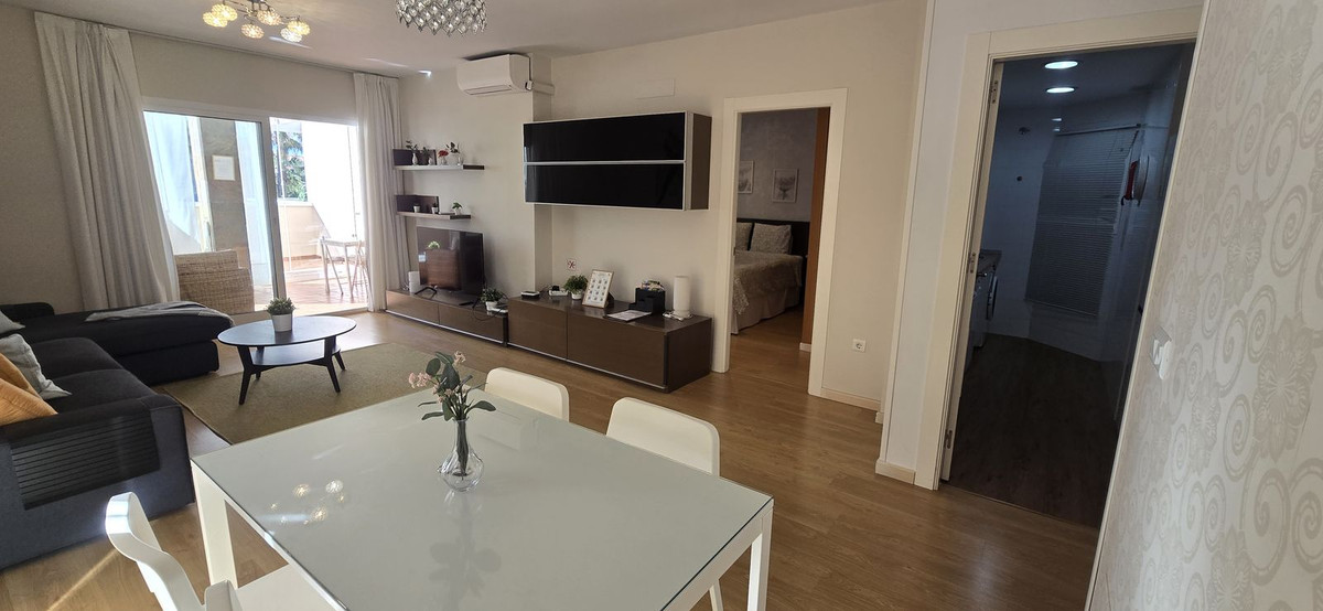 Se vende Apartamento Planta Media de 2 dormitorios en Costa Del Sol, Málaga, España