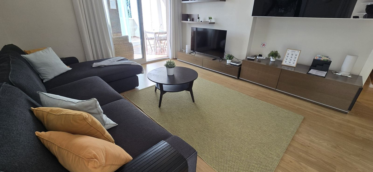 Se vende Apartamento Planta Media de 2 dormitorios en Costa Del Sol, Málaga, España