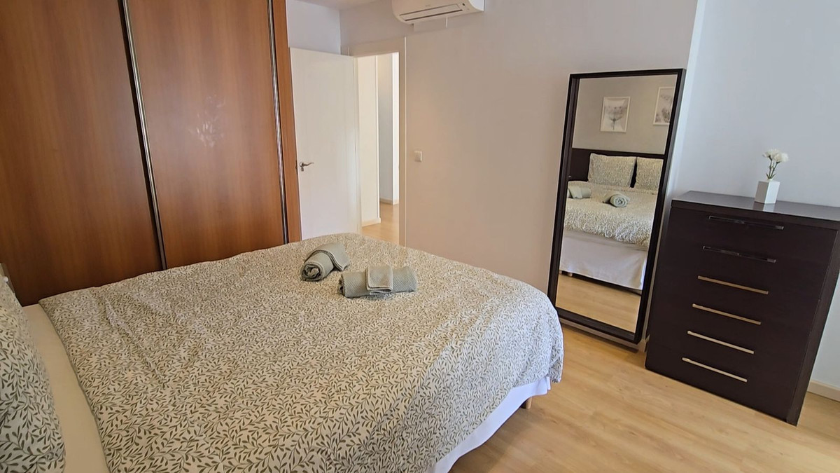 Se vende Apartamento Planta Media de 2 dormitorios en Costa Del Sol, Málaga, España