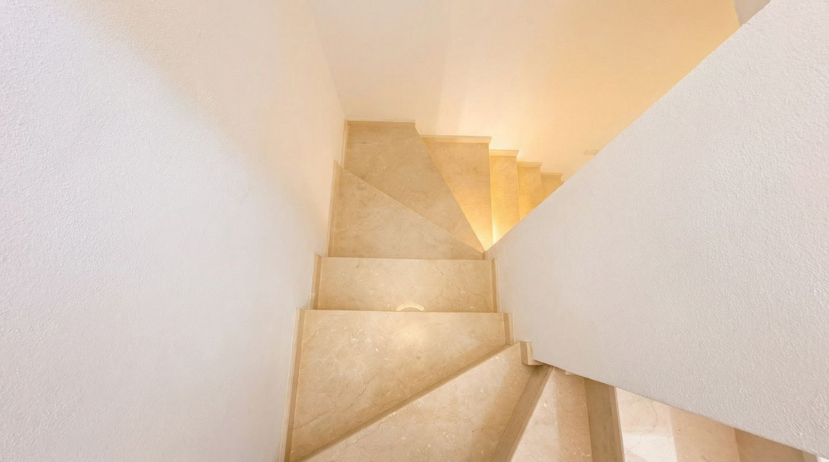 4 Bed Townhouse for sale in Guaro Costa Del Sol, Málaga, Spain
