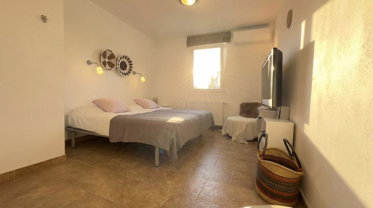 4 Bed Townhouse for sale in Guaro Costa Del Sol, Málaga, Spain