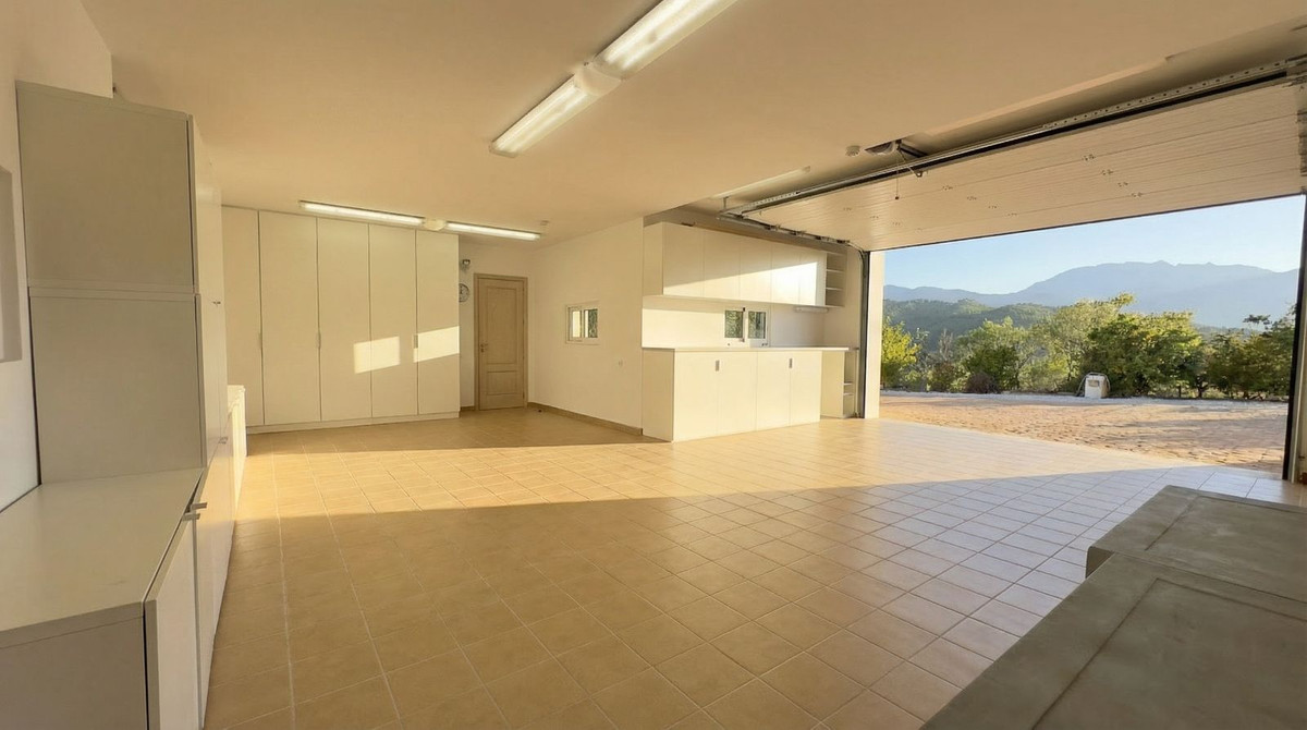 4 Bed Townhouse for sale in Guaro Costa Del Sol, Málaga, Spain