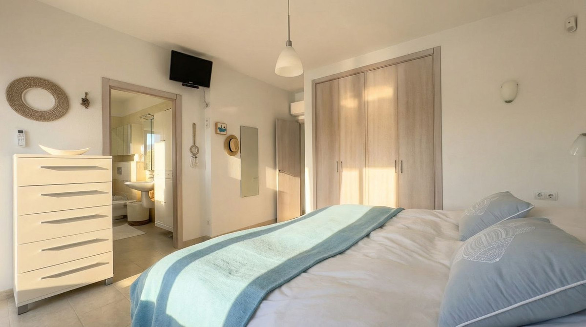 4 Bed Townhouse for sale in Guaro Costa Del Sol, Málaga, Spain