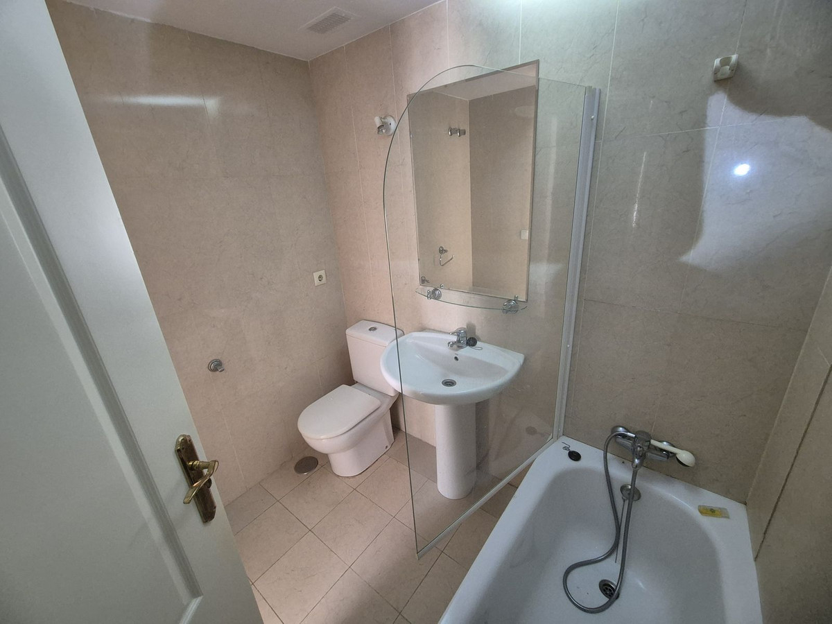 Se vende Apartamento Planta Baja de 2 dormitorios en Costa Del Sol, Málaga, España