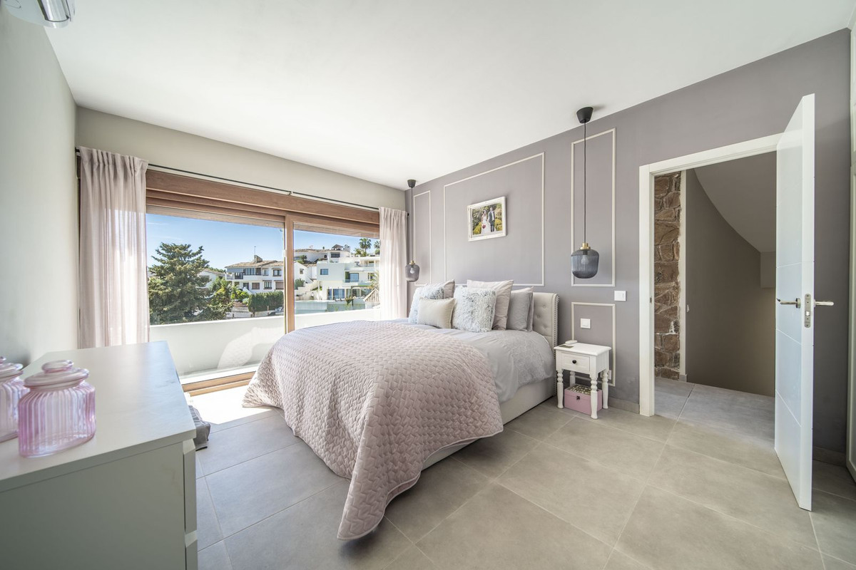 Se vende Villa - Chalet de 5 dormitorios en Costa Del Sol, Málaga, España