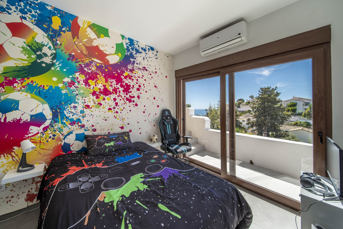 Se vende Villa - Chalet de 5 dormitorios en Costa Del Sol, Málaga, España