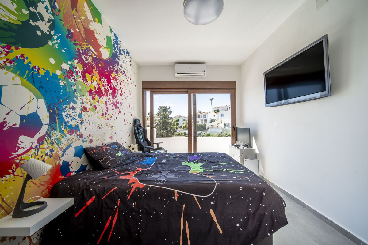 Se vende Villa - Chalet de 5 dormitorios en Costa Del Sol, Málaga, España