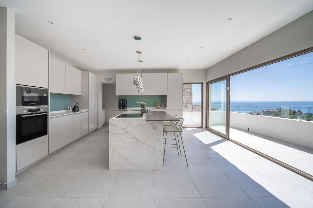Se vende Villa - Chalet de 5 dormitorios en Costa Del Sol, Málaga, España