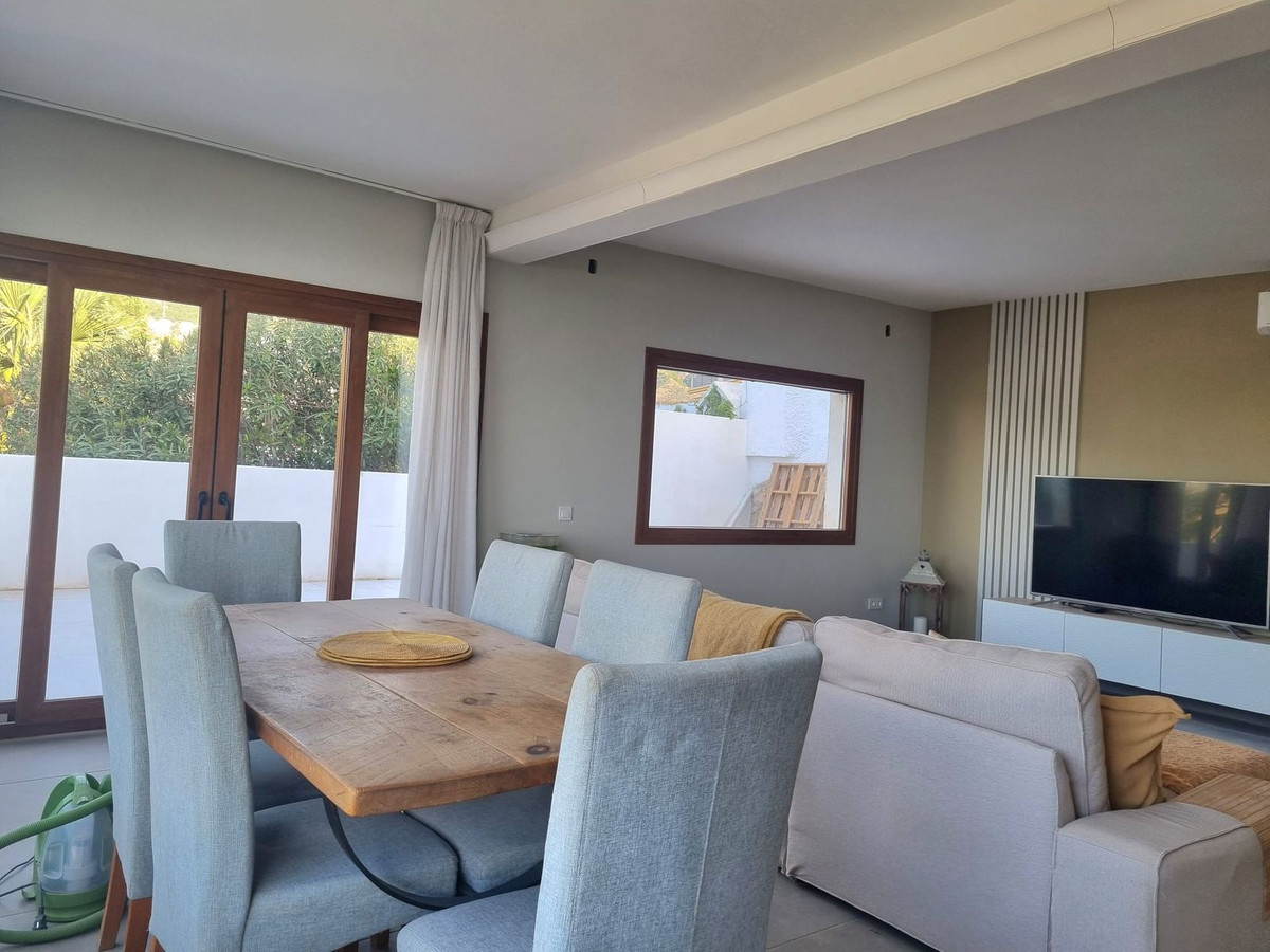 Se vende Villa - Chalet de 5 dormitorios en Costa Del Sol, Málaga, España
