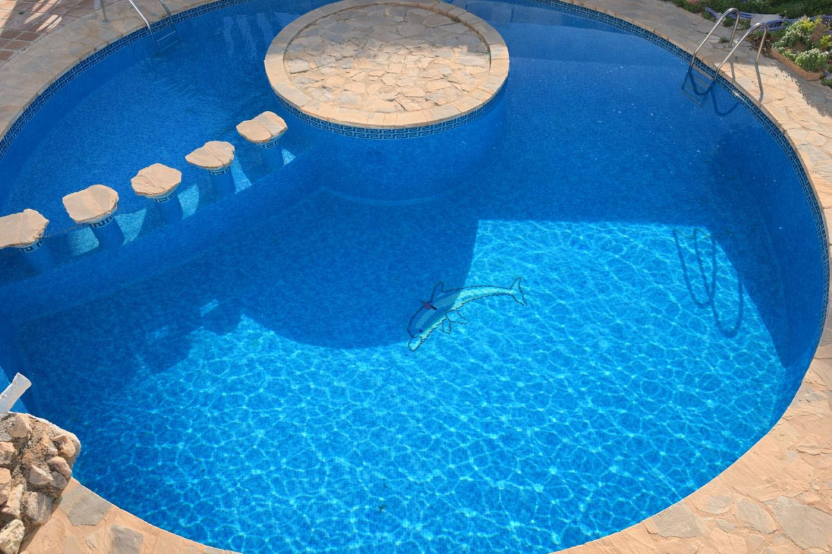 Se vende Villa - Chalet de 5 dormitorios en Costa Del Sol, Málaga, España