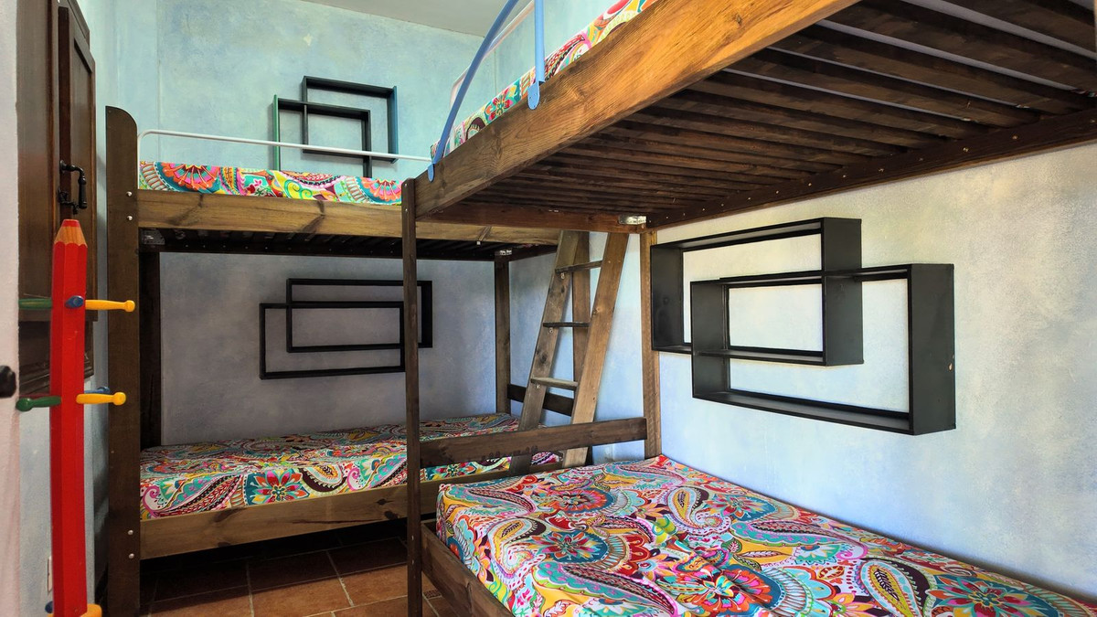 Se vende Finca - Cortijo de 2 dormitorios en Costa Del Sol, Málaga, España