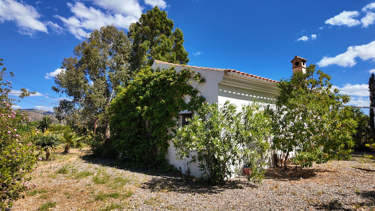 Se vende Finca - Cortijo de 2 dormitorios en Costa Del Sol, Málaga, España