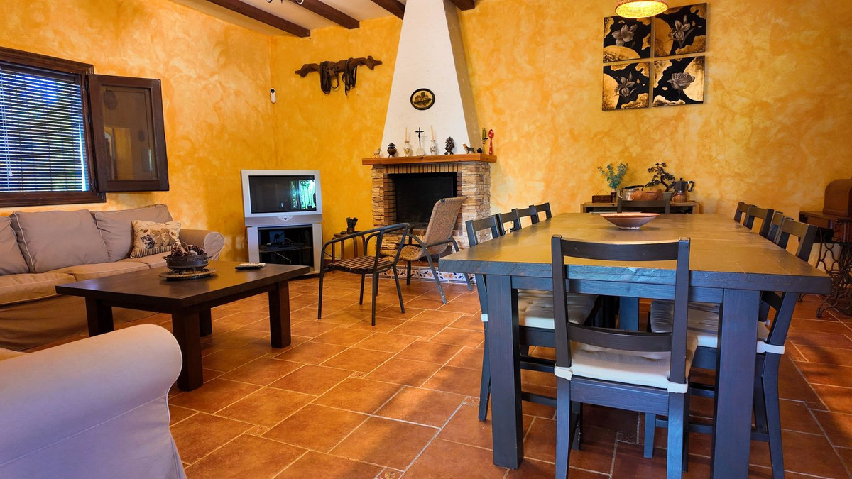 Se vende Finca - Cortijo de 2 dormitorios en Costa Del Sol, Málaga, España