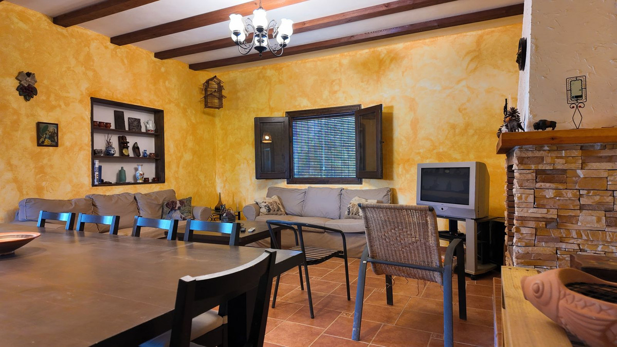 Se vende Finca - Cortijo de 2 dormitorios en Costa Del Sol, Málaga, España