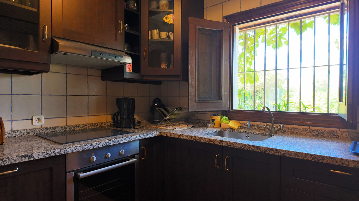 Se vende Finca - Cortijo de 2 dormitorios en Costa Del Sol, Málaga, España